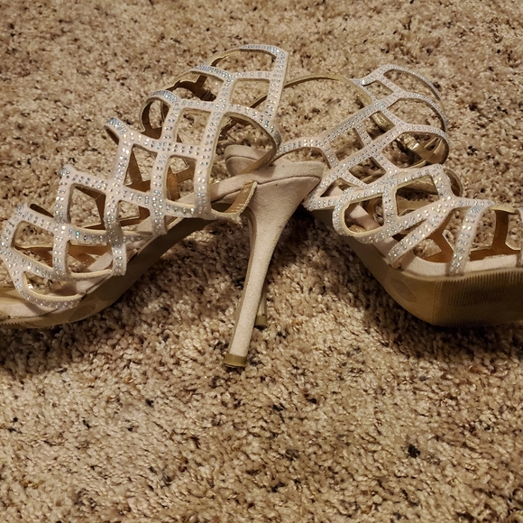 Heels - Picture 2 of 2